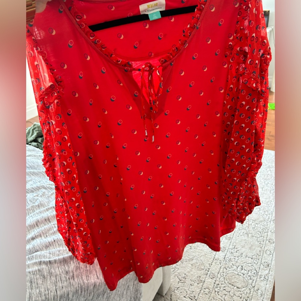 Anthropologie Maeve Blouse. Gorgeous flowy sleeves!